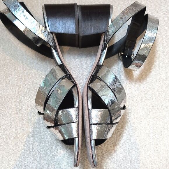 Tory Burch City Heel Sandals Silver Crackle Leather Size 9.5M - Picture 11 of 12